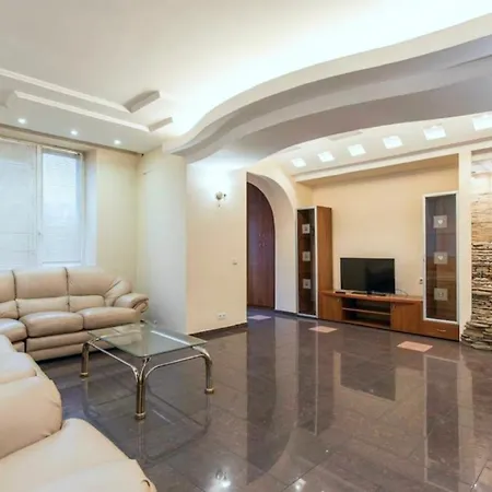 Large 3-Room Apartment With Panoramic City Views And On-Site Parking Included Chisinau Exterior photo