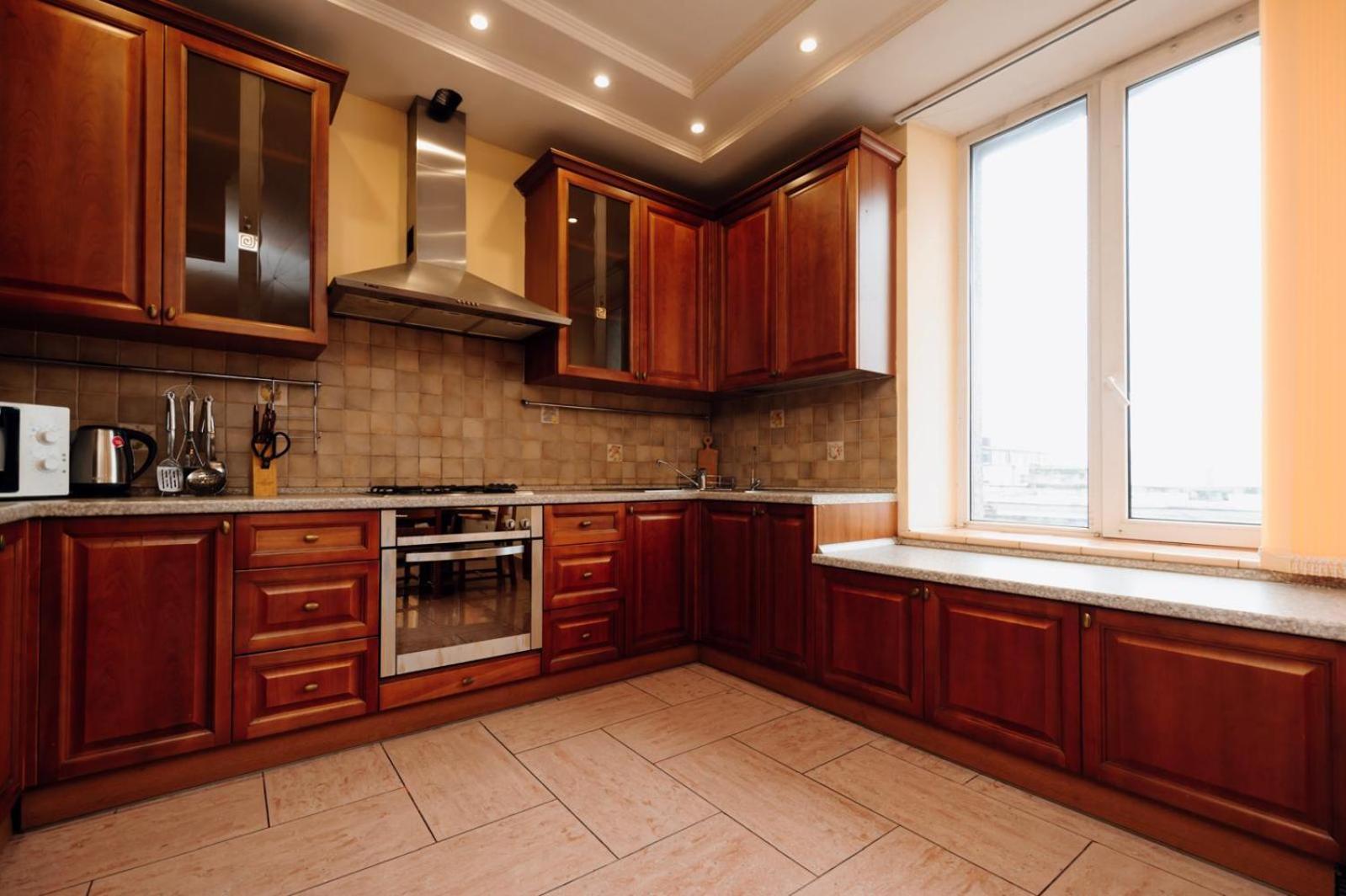 Large 3-room With Panoramic Views And On-site Parking Included Apartamento Chişinău